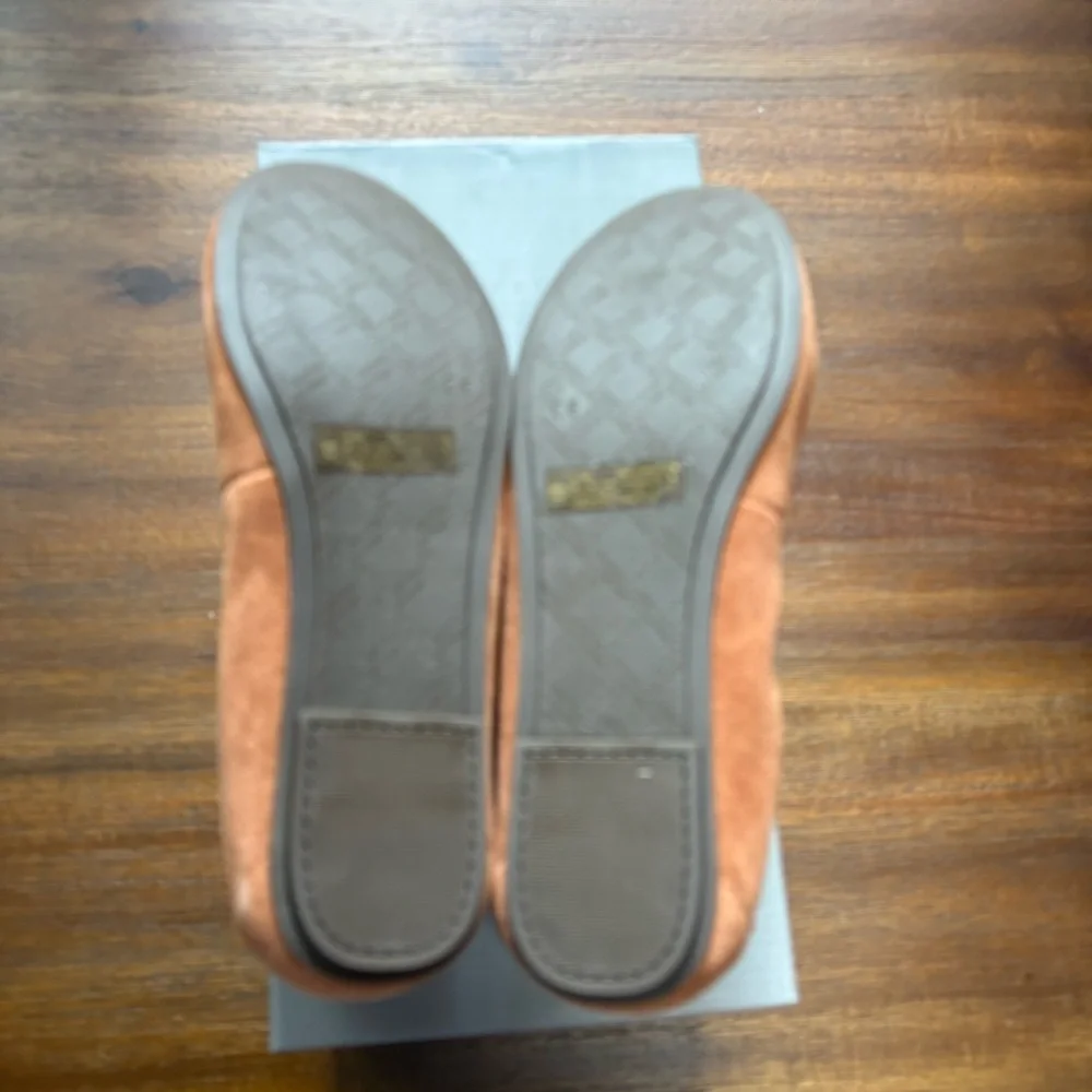 Vionic Tan Wide Suede Ballet Flats with Decorative Bows Sz.9.5W